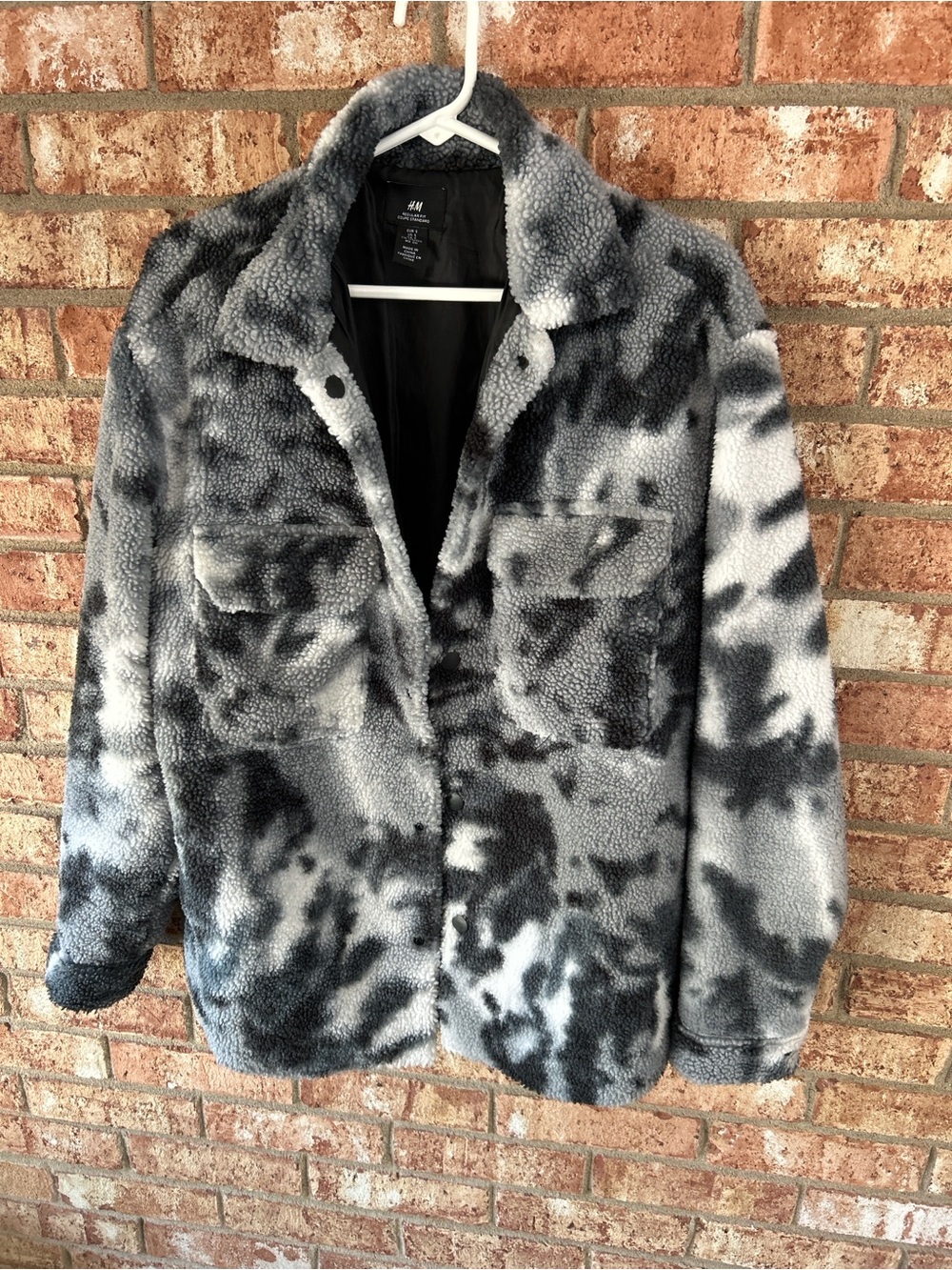 H&M Men's Grey & Black Faux Sherpa Jacket Size Small